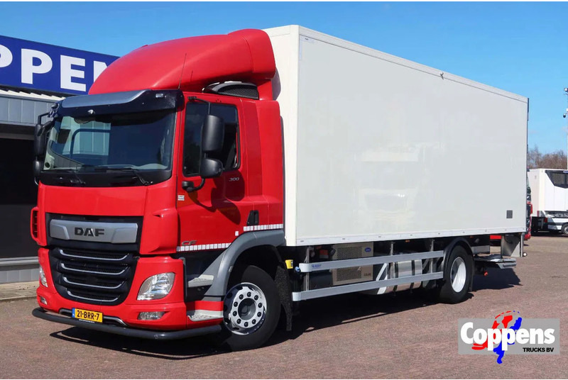 DAF CF 300 Koel/Vries Carrier iceland + Dhollandia 2500KG klep trenn wand - Refrigerated truck: picture 1 DAF CF 300 Koel/Vries Carrier iceland + Dhollandia 2500KG klep trenn wand - Refrigerated truck: picture 1