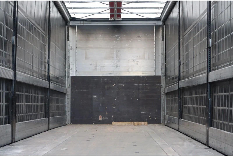 Kögel SN 24 Schuifzeil, Schuifdak, lift as, stuur-as, Rongen gaten + ice killer. - Curtainsider semi-trailer: picture 4 Kögel SN 24 Schuifzeil, Schuifdak, lift as, stuur-as, Rongen gaten + ice killer. - Curtainsider semi-trailer: picture 4