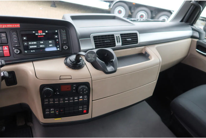 MAN TGS 35.360 Oprijwagen + HIAB 228 E3 Kraan 8x2 - Car transporter truck: picture 5 MAN TGS 35.360 Oprijwagen + HIAB 228 E3 Kraan 8x2 - Car transporter truck: picture 5