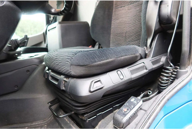 Mercedes-Benz Antos 1924L Huif + Klep Dhollandia 2000 KG Euro 6 - Box truck: picture 5 Mercedes-Benz Antos 1924L Huif + Klep Dhollandia 2000 KG Euro 6 - Box truck: picture 5