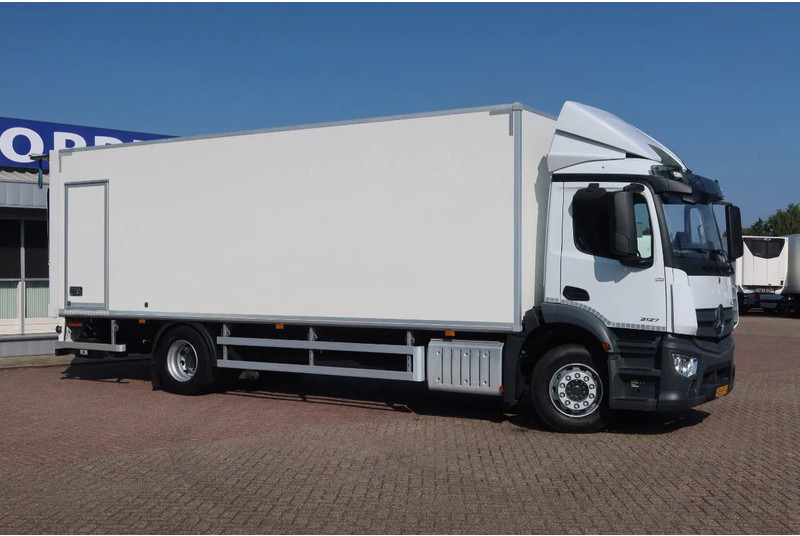 Mercedes-Benz Antos 2127 L Bak + klep 2000 kg Euro 6 - Box truck: picture 3 Mercedes-Benz Antos 2127 L Bak + klep 2000 kg Euro 6 - Box truck: picture 3