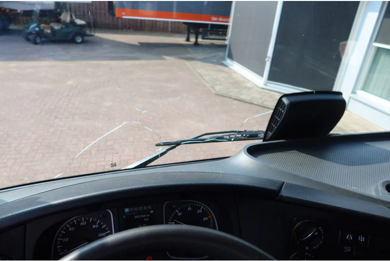 Tow truck Mercedes-Benz Atego 1221 L Takelwagen 6 persoons: picture 20