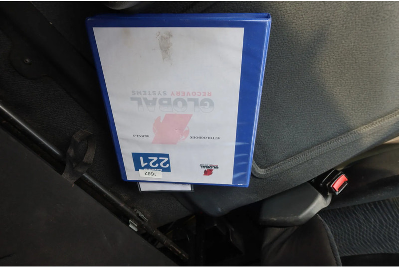 Tow truck Mercedes-Benz Atego 1221 L Takelwagen 6 persoons: picture 16