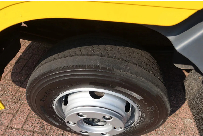 Tow truck Mercedes-Benz Atego 1221 L Takelwagen 6 persoons: picture 10