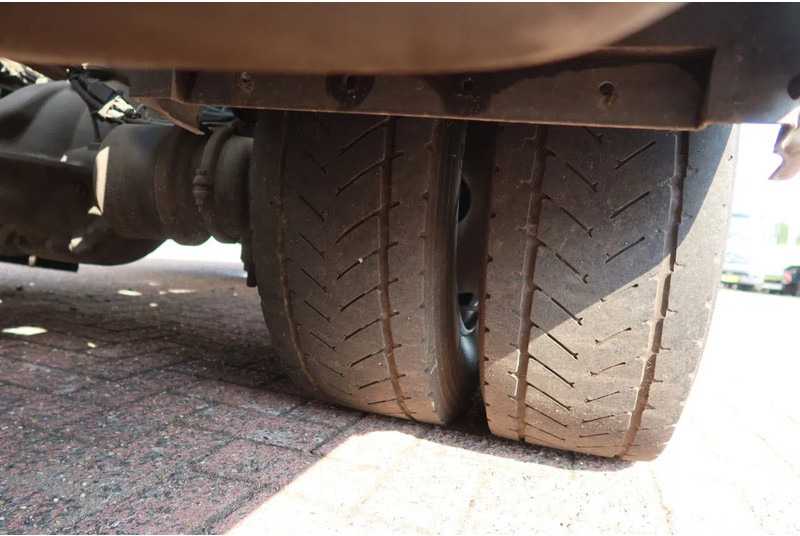 Tow truck Mercedes-Benz Atego 1221 L Takelwagen 6 persoons: picture 11