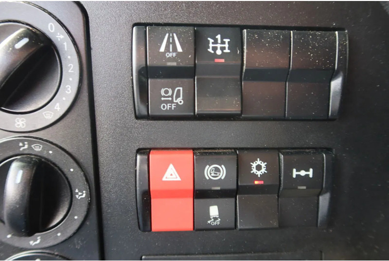 Tow truck Mercedes-Benz Atego 1221 L Takelwagen 6 persoons: picture 18