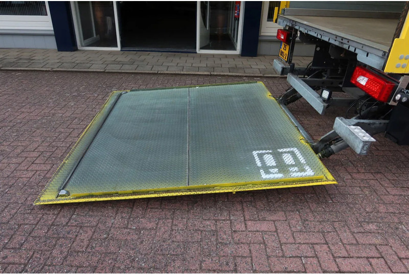 Scania P250 4x2 Bakwagen +Dhollandia klep 1500 kg E6 - Box truck: picture 3 Scania P250 4x2 Bakwagen +Dhollandia klep 1500 kg E6 - Box truck: picture 3