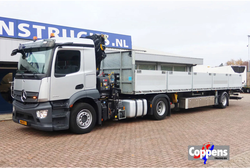 Mercedes-Benz Actros 2133 L Trekker + Hiab Kraan met City Trailer: OT-92-VD - Tractor unit: picture 1 Mercedes-Benz Actros 2133 L Trekker + Hiab Kraan met City Trailer: OT-92-VD - Tractor unit: picture 1