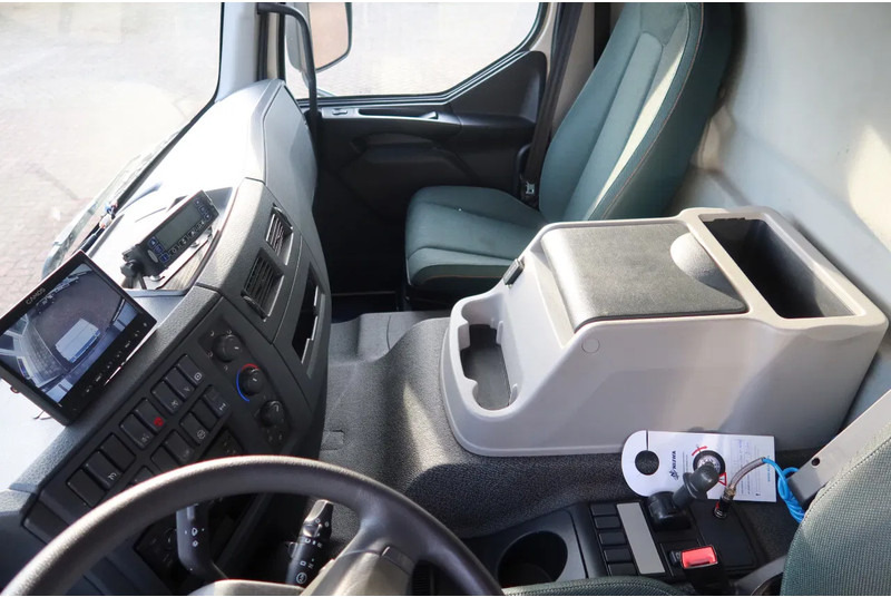 Volvo FE 280 4x2 Carrier Supra 1250 Koel/ Vries+ BAR klep 2000 kg. 2 Stuks in voorraad - Refrigerated truck: picture 5 Volvo FE 280 4x2 Carrier Supra 1250 Koel/ Vries+ BAR klep 2000 kg. 2 Stuks in voorraad - Refrigerated truck: picture 5