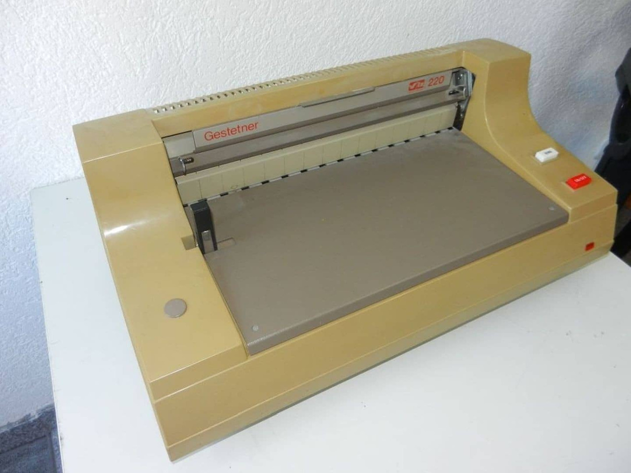 Gestetner 220 - Binding machine: picture 5 Gestetner 220 - Binding machine: picture 5