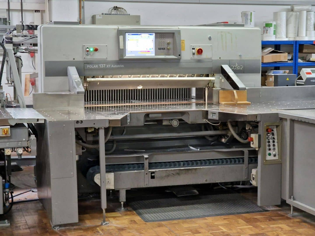 Polar 137XT-AT - Paper cutting machine: picture 4 Polar 137XT-AT - Paper cutting machine: picture 4