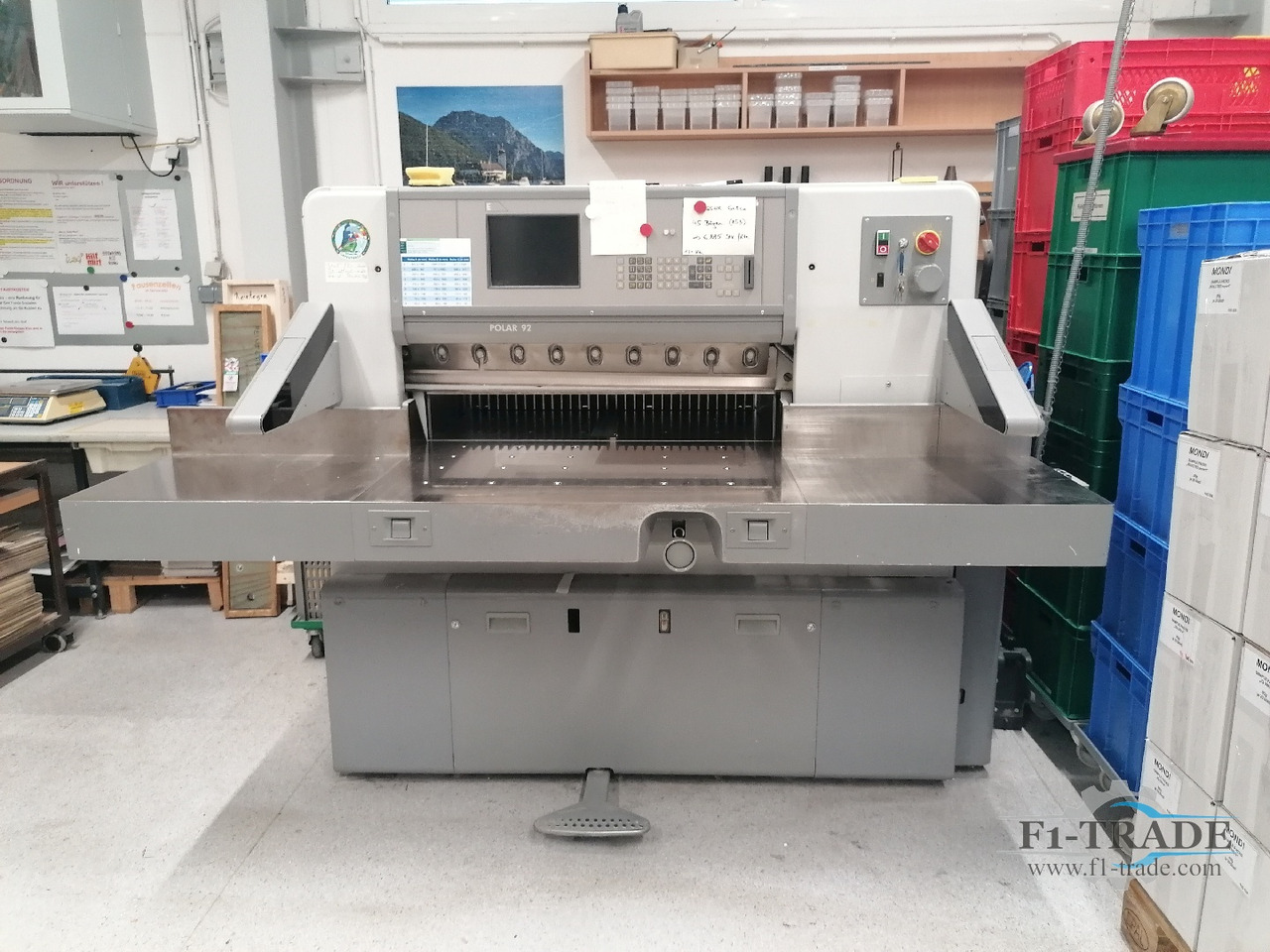 Polar 92 E - Paper cutting machine: picture 1 Polar 92 E - Paper cutting machine: picture 1