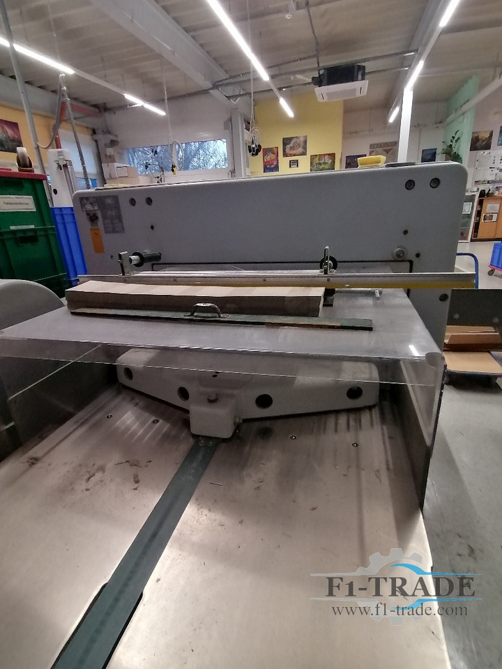 Polar 92 E - Paper cutting machine: picture 5 Polar 92 E - Paper cutting machine: picture 5