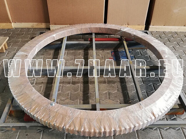 Krupp Grove 3056048 for Krupp KMK4070, GMK4075, GMK4080-1 mobile crane - Slewing ring for Mobile crane: picture 1 Krupp Grove 3056048 for Krupp KMK4070, GMK4075, GMK4080-1 mobile crane - Slewing ring for Mobile crane: picture 1
