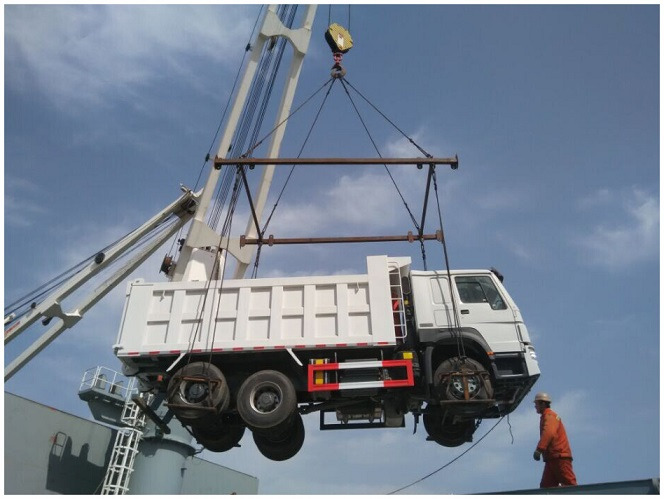 HOWO 6X4 WATER TANK TRUCK HIGH QUALITY 290HP/336HP / 371HP Tipper - Tanker truck: picture 3 HOWO 6X4 WATER TANK TRUCK HIGH QUALITY 290HP/336HP / 371HP Tipper - Tanker truck: picture 3