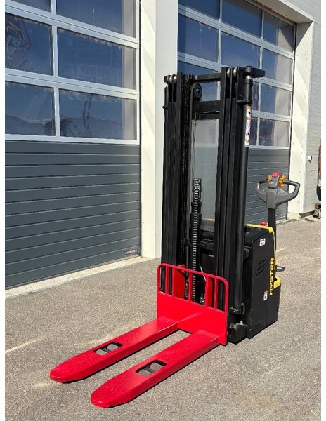 Hyster S1.5UT Hochhubwagen 4500mm - Stacker: picture 5 Hyster S1.5UT Hochhubwagen 4500mm - Stacker: picture 5