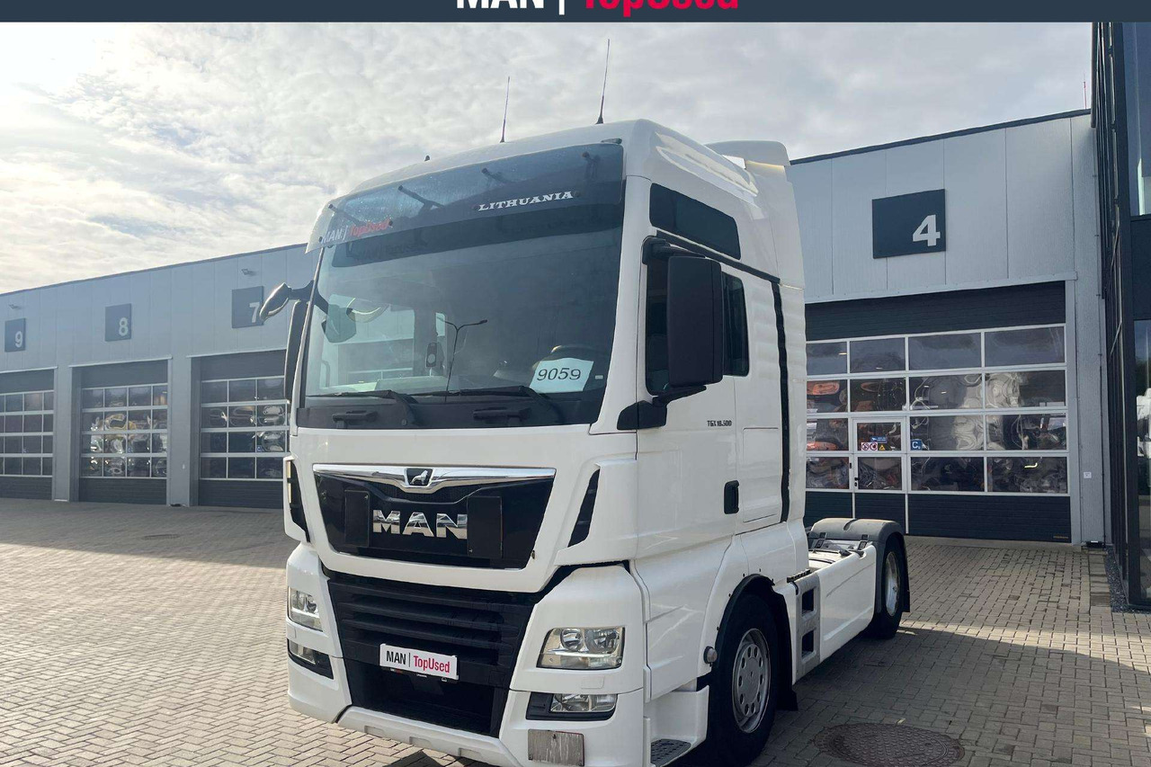 MAN 18.500 4X2 XXL Cab Retarder (9059) - Tractor unit: picture 1 MAN 18.500 4X2 XXL Cab Retarder (9059) - Tractor unit: picture 1