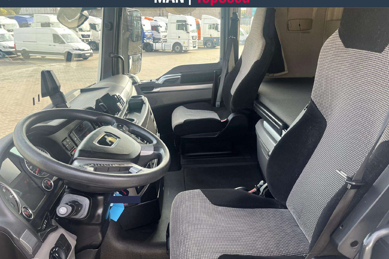 MAN 18.500 4X2 XXL Cab Retarder (9059) - Tractor unit: picture 5 MAN 18.500 4X2 XXL Cab Retarder (9059) - Tractor unit: picture 5