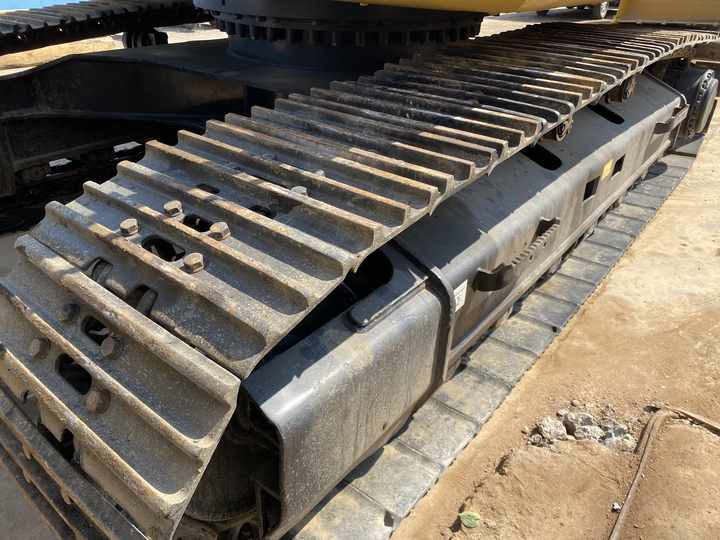 30 Ton Heavy Excavator Japan Origin Cat 330d 330dl 330d2 Fairly Used Caterpillar Mining Excavator With Jack Hammer In Shanghai - Crawler excavator: picture 2 30 Ton Heavy Excavator Japan Origin Cat 330d 330dl 330d2 Fairly Used Caterpillar Mining Excavator With Jack Hammer In Shanghai - Crawler excavator: picture 2