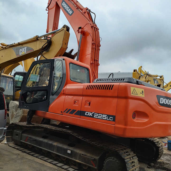 Awesome Performance Korea Imported Small Scale Used Doosan Dh60 Dh55 Dh150 Dx60 Dx225 Excavator in China - Crawler excavator: picture 1 Awesome Performance Korea Imported Small Scale Used Doosan Dh60 Dh55 Dh150 Dx60 Dx225 Excavator in China - Crawler excavator: picture 1
