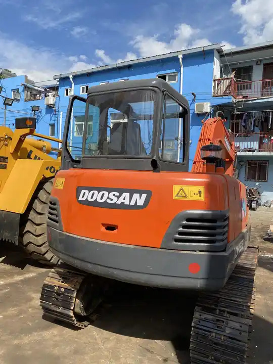 Doosan DH55-V Used Excavator Crawler Excavator Second Hand Japan Engine DH55-V Doosan Excavator in stock for sale - Mini excavator: picture 2 Doosan DH55-V Used Excavator Crawler Excavator Second Hand Japan Engine DH55-V Doosan Excavator in stock for sale - Mini excavator: picture 2
