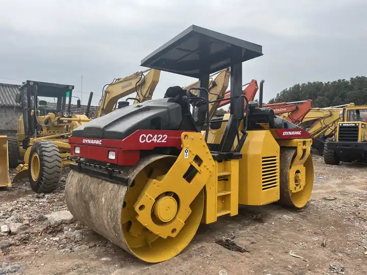 High Quality Used Industrial Compactor Machine Dynapac Cc 422 Hydraulic Vibrating Road Roller For Sale With High Quality - Road roller: picture 4 High Quality Used Industrial Compactor Machine Dynapac Cc 422 Hydraulic Vibrating Road Roller For Sale With High Quality - Road roller: picture 4