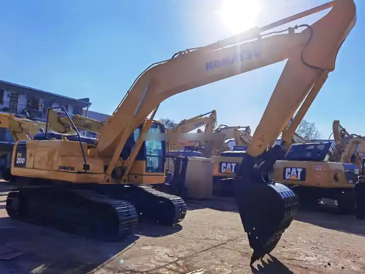 New Arrival Second Hand Pc200-8 Komatsu 20 Ton Crawler Excavator Komatsu Pc 200-8 Used Komatsu Pc 200 Excavator For Sale - Excavator: picture 3 New Arrival Second Hand Pc200-8 Komatsu 20 Ton Crawler Excavator Komatsu Pc 200-8 Used Komatsu Pc 200 Excavator For Sale - Excavator: picture 3