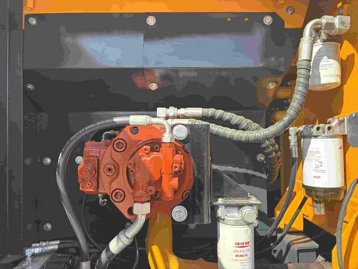 Original Used Korea 22ton Hyundai 220lc-9s 225lc-9t Excavator for Sale in Good Condition and Low Working Time - Excavator: picture 5 Original Used Korea 22ton Hyundai 220lc-9s 225lc-9t Excavator for Sale in Good Condition and Low Working Time - Excavator: picture 5