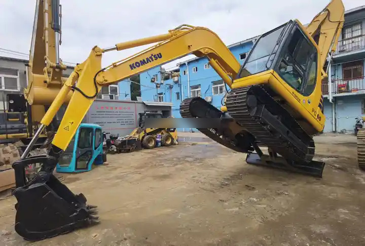 Second hand Komatsu PC60-7 excavator in good condition for sale - Crawler excavator: picture 3 Second hand Komatsu PC60-7 excavator in good condition for sale - Crawler excavator: picture 3