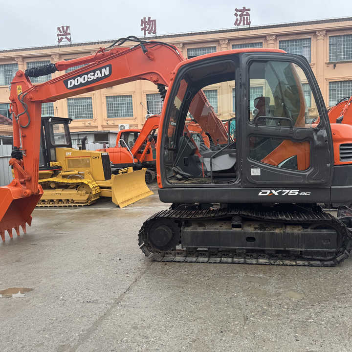 Used Excavator Doosan Dx75-9c Dx80 Dx60 Excavators Machinery Doosan Dx75-9c Dx80 Dx60 Dx225 Good Condition Low Price - Crawler excavator: picture 1 Used Excavator Doosan Dx75-9c Dx80 Dx60 Excavators Machinery Doosan Dx75-9c Dx80 Dx60 Dx225 Good Condition Low Price - Crawler excavator: picture 1