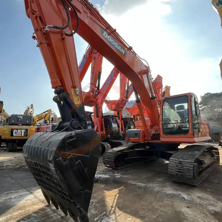 Competitive Used Machinery Doosan300 dx300lc Hydraulic Crawler Backhoe Digger 30ton Used Excavator Doosan DX300LC - Crawler excavator: picture 1 Competitive Used Machinery Doosan300 dx300lc Hydraulic Crawler Backhoe Digger 30ton Used Excavator Doosan DX300LC - Crawler excavator: picture 1