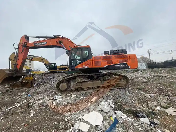 Low price Used Doosan excavator DX520LC-9C in good condition for sale - Crawler excavator: picture 5 Low price Used Doosan excavator DX520LC-9C in good condition for sale - Crawler excavator: picture 5
