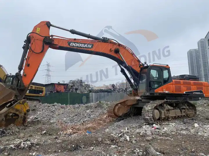 Low price Used Doosan excavator DX520LC-9C in good condition for sale - Crawler excavator: picture 2 Low price Used Doosan excavator DX520LC-9C in good condition for sale - Crawler excavator: picture 2