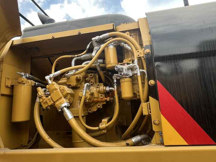 Perfect performance caterpillar Used 336D2L 336D2 336D Hydraulic Crawler Excavator Suitable For Construction - Crawler excavator: picture 3 Perfect performance caterpillar Used 336D2L 336D2 336D Hydraulic Crawler Excavator Suitable For Construction - Crawler excavator: picture 3