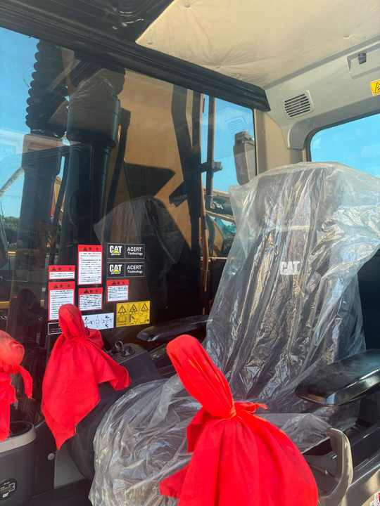 Used Excavator cat 320dsed Excavator Original Crawler Used CAT 320 Excavator 320D Caterpillar Machinery - Crawler excavator: picture 4 Used Excavator cat 320dsed Excavator Original Crawler Used CAT 320 Excavator 320D Caterpillar Machinery - Crawler excavator: picture 4