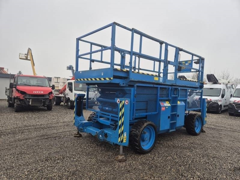 Genie GS4390 - 15,11m, diesel, 4x4 - Scissor lift: picture 2 Genie GS4390 - 15,11m, diesel, 4x4 - Scissor lift: picture 2