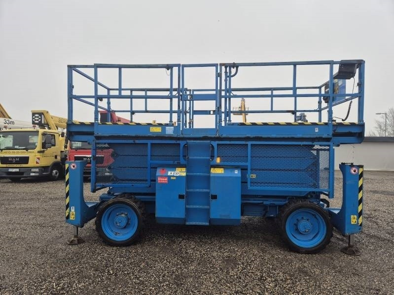 Genie GS4390 - 15,11m, diesel, 4x4 - Scissor lift: picture 4 Genie GS4390 - 15,11m, diesel, 4x4 - Scissor lift: picture 4