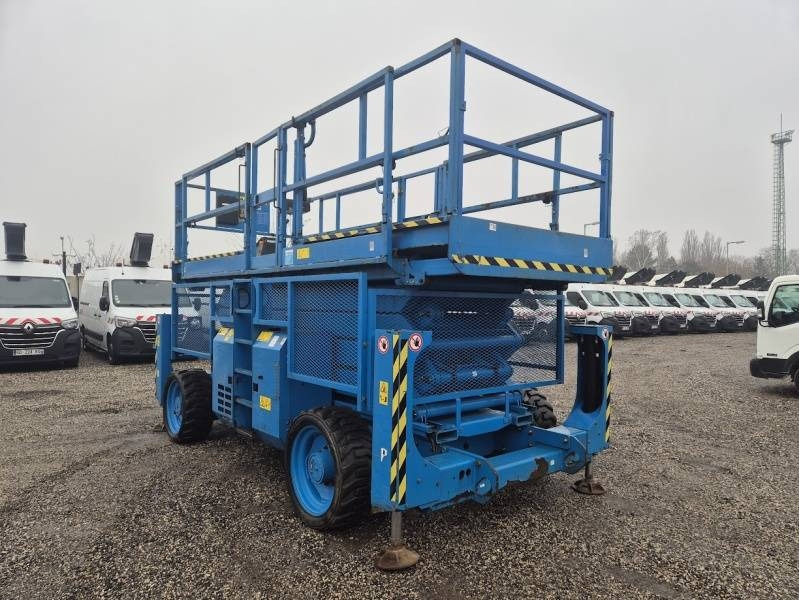Genie GS4390 - 15,11m, diesel, 4x4 - Scissor lift: picture 1 Genie GS4390 - 15,11m, diesel, 4x4 - Scissor lift: picture 1