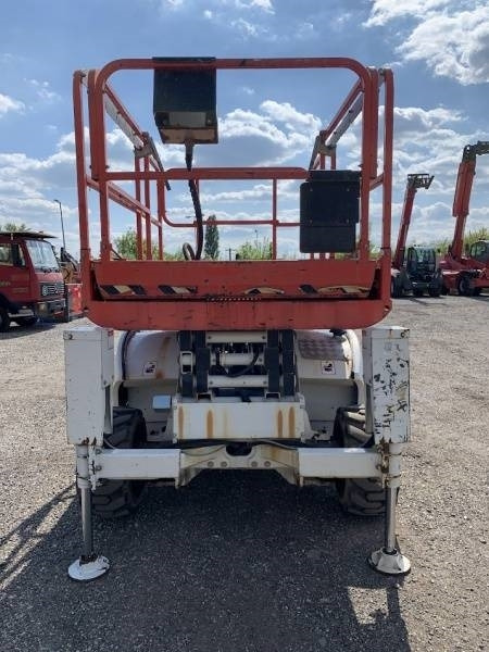 Haulotte Compact 10 DX - 4x4 - 10m - diesel - Scissor lift: picture 3 Haulotte Compact 10 DX - 4x4 - 10m - diesel - Scissor lift: picture 3