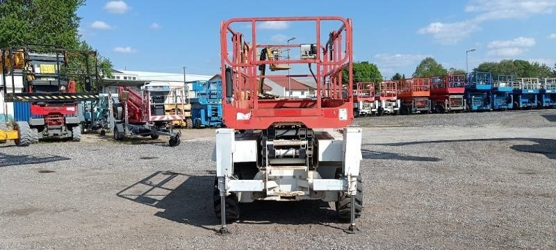 Haulotte Compact 10 DX - 4x4 - 10m - diesel - Scissor lift: picture 3 Haulotte Compact 10 DX - 4x4 - 10m - diesel - Scissor lift: picture 3