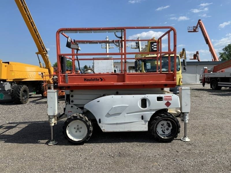 Haulotte Compact 10 DX - 4x4 - 10m - diesel - Scissor lift: picture 5 Haulotte Compact 10 DX - 4x4 - 10m - diesel - Scissor lift: picture 5