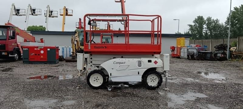 Haulotte Compact 10 DX - 4x4 - 10m - diesel - Scissor lift: picture 5 Haulotte Compact 10 DX - 4x4 - 10m - diesel - Scissor lift: picture 5