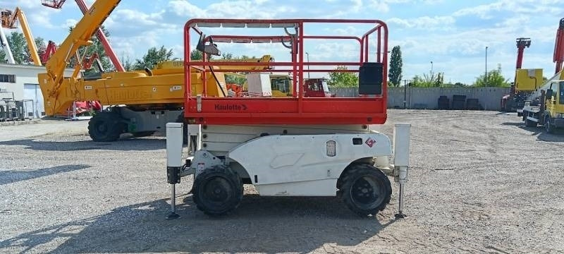 Haulotte Compact 10 DX - 4x4 - 10m - diesel - Scissor lift: picture 5 Haulotte Compact 10 DX - 4x4 - 10m - diesel - Scissor lift: picture 5