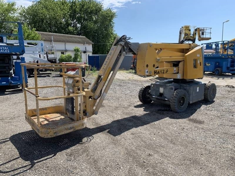 Haulotte HA12IP - 12 m, electric - Articulated boom lift: picture 2 Haulotte HA12IP - 12 m, electric - Articulated boom lift: picture 2