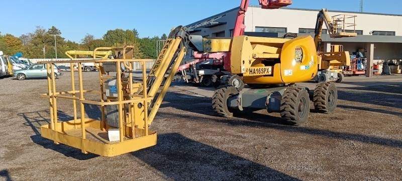 Haulotte HA16SPX - 16m, 4x4, diesel - Articulated boom lift: picture 2 Haulotte HA16SPX - 16m, 4x4, diesel - Articulated boom lift: picture 2