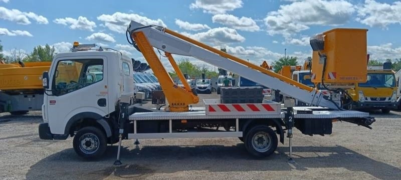 Renault Maxity Multitel 160 ALU DS - 16m - Truck mounted aerial platform: picture 5 Renault Maxity Multitel 160 ALU DS - 16m - Truck mounted aerial platform: picture 5
