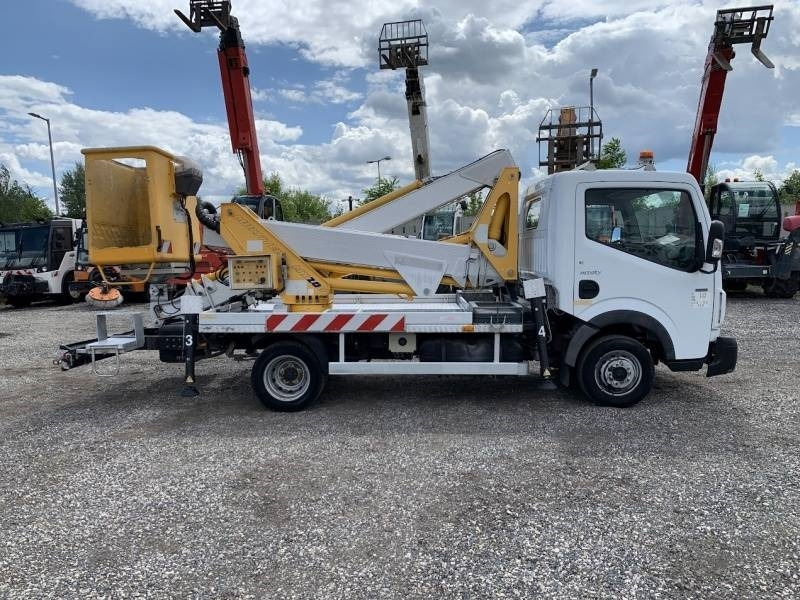 Renault Maxity Multitel MX200 - 20 m - Truck mounted aerial platform: picture 3 Renault Maxity Multitel MX200 - 20 m - Truck mounted aerial platform: picture 3