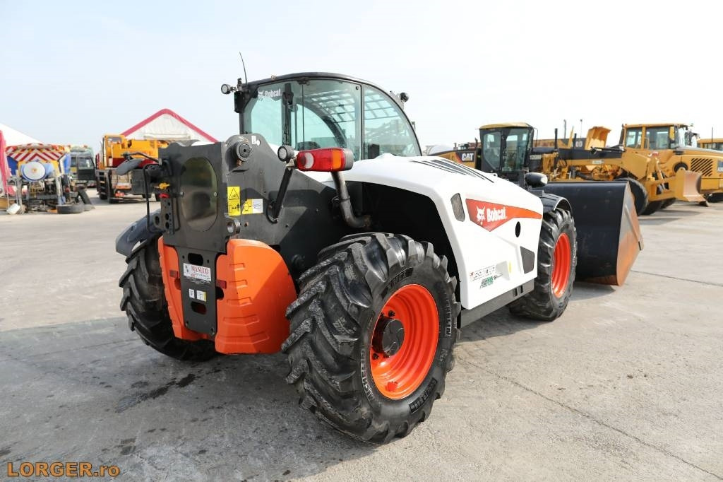 Bobcat TL38.70HF - Telescopic handler: picture 3 Bobcat TL38.70HF - Telescopic handler: picture 3