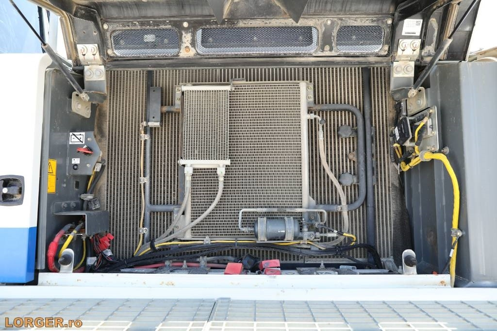 Crawler excavator Liebherr R 926 WLC: picture 15