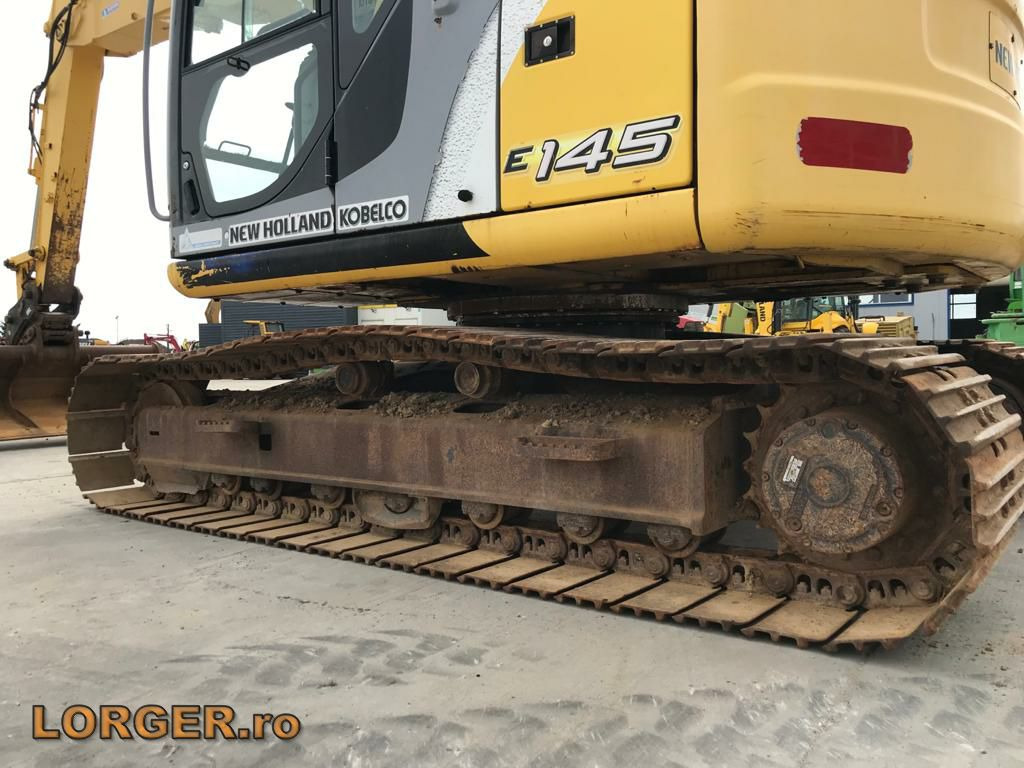 Crawler excavator New Holland E 145: picture 8